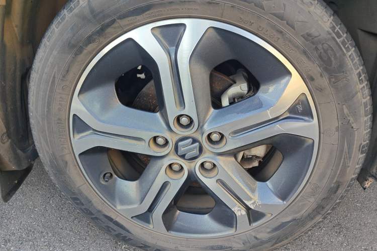 Used Suzuki Vitara 2016 1.4T Automatic All-Wheel-Drive Elite Model Right Front Wheel Hub