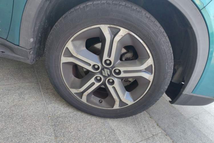 Used Suzuki Vitara 2016 1.4T Automatic All-Wheel Drive Leading Version Right Front Wheel Hub