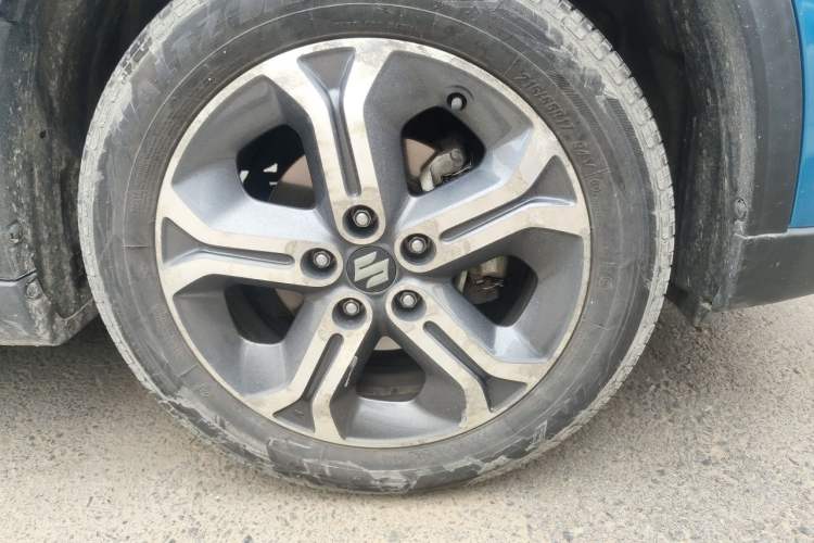 Used Suzuki Vitara 2016 1.4T Automatic Two-Wheel Drive Luxury Version Right Front Wheel Hub