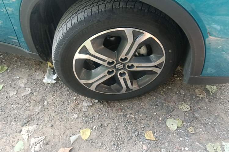 Used Suzuki Vitara 2016 1.4T Automatic Two-Wheel Drive Luxury Version Right Front Wheel Hub