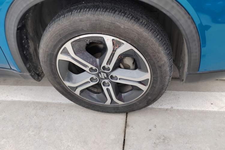 Used Suzuki Vitara 2016 1.4T Automatic Two-Wheel Drive Elite Model Right Front Wheel Hub