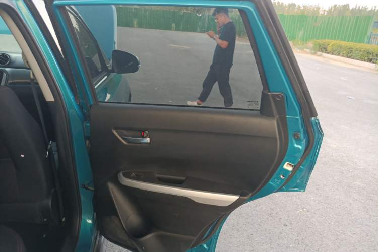 Used Suzuki Vitara 2016 1.6L Manual Two-Wheel Drive Entry-Level Trim Right Rear Door Interior