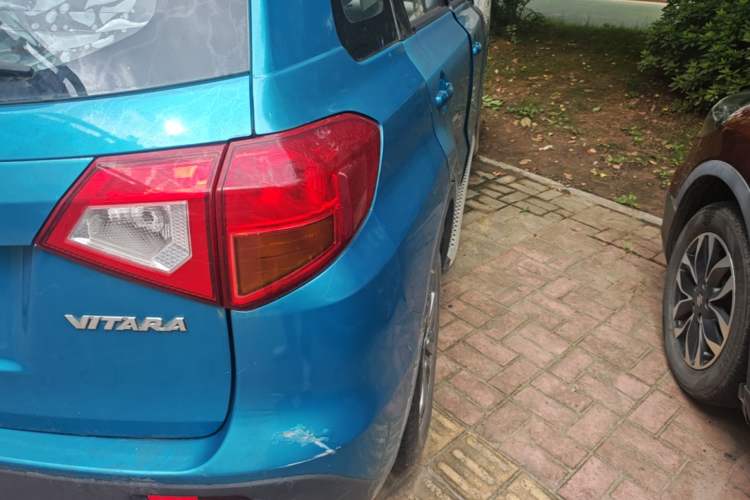 Used Suzuki Vitara 2016 1.6L Manual Two-Wheel Drive Entry-Level Trim Right Rear Taillight