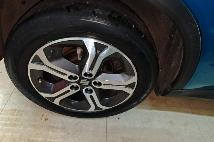 Used Suzuki Vitara 2016 1.4T Automatic Two-Wheel Drive Elite Model Right Rear Wheel Hub