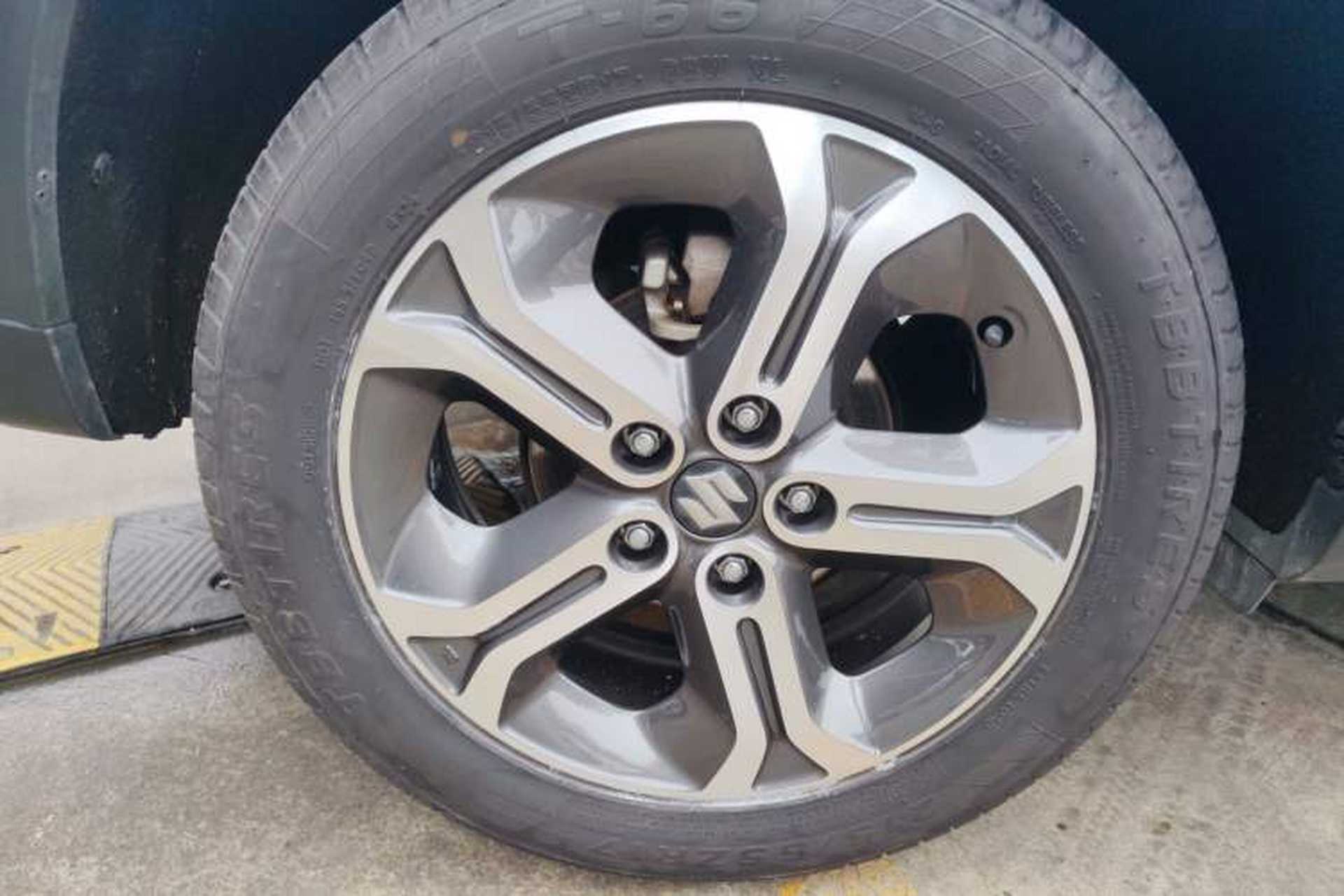 Used Suzuki Vitara 2016 1.4T Automatic Two-Wheel Drive Elite Model Right Rear Wheel Hub
