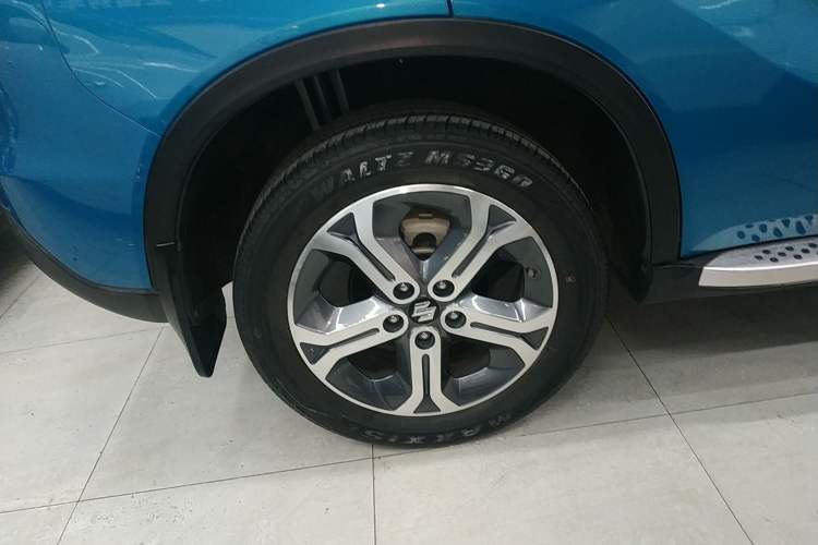 Used Suzuki Vitara 2016 1.4T Automatic Two-Wheel Drive Elite Model Right Rear Wheel Hub