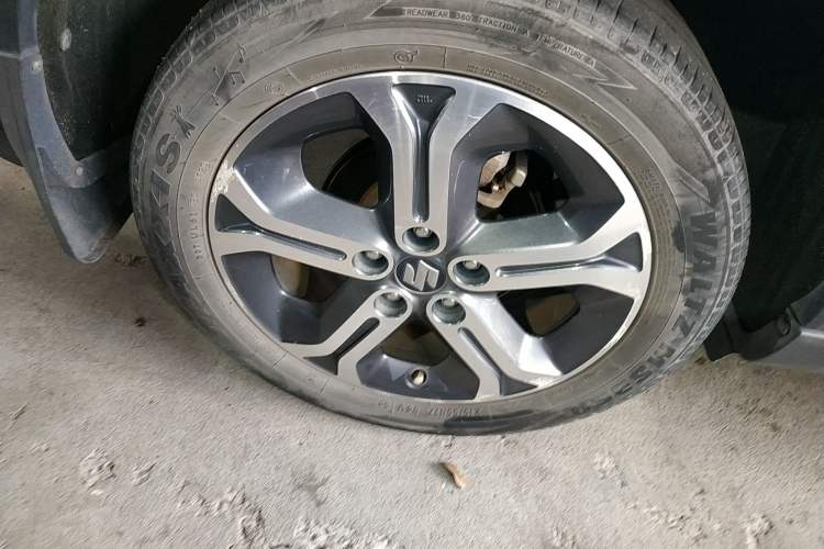 Used Suzuki Vitara 2016 1.4T Automatic Two-Wheel Drive Luxury Version Right Rear Wheel Hub