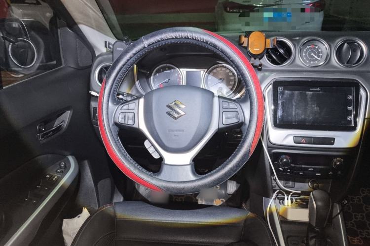Used Suzuki Vitara 2016 1.4T Automatic Two-Wheel Drive Luxury Version Steering Wheel