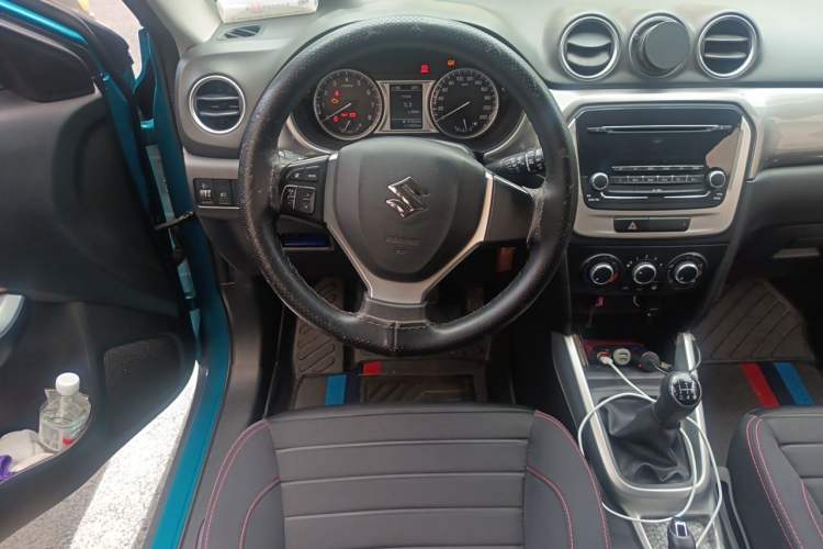 Used Suzuki Vitara 2016 1.6L Manual Two-Wheel Drive Entry-Level Trim Steering Wheel