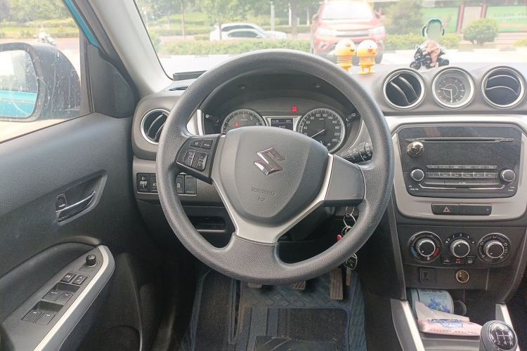Used Suzuki Vitara 2016 1.6L Manual Two-Wheel Drive Entry-Level Trim Steering Wheel