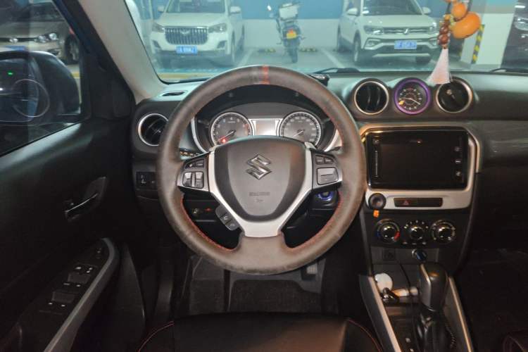 Used Suzuki Vitara 2016 1.4T Automatic All-Wheel Drive Leading Version Steering Wheel