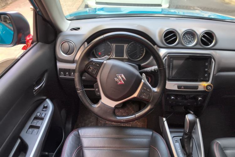 Used Suzuki Vitara 2016 1.4T Automatic Two-Wheel Drive Luxury Version Steering Wheel