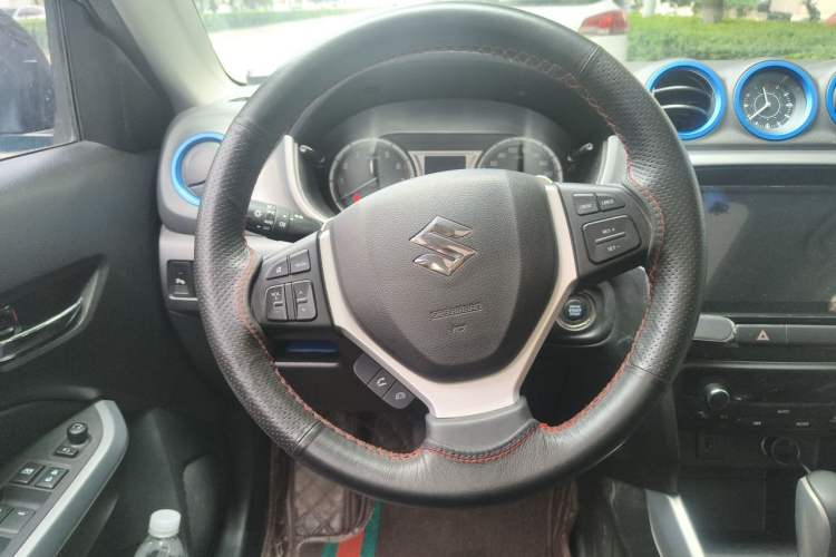 Used Suzuki Vitara 2016 1.4T Automatic Two-Wheel Drive Luxury Version Steering Wheel