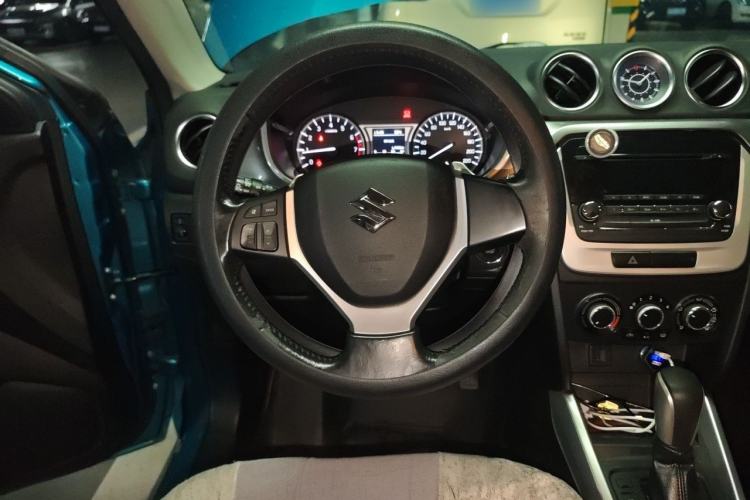 Used Suzuki Vitara 2016 1.4T Automatic Two-Wheel Drive Elite Model Steering Wheel