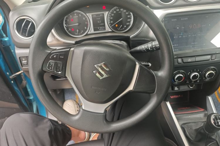 Used Suzuki Vitara 2016 1.6L Manual Two-Wheel Drive Entry-Level Trim Steering Wheel