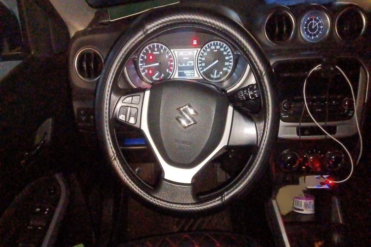 Used Suzuki Vitara 2016 1.6L Manual Two-Wheel Drive Entry-Level Trim Steering Wheel