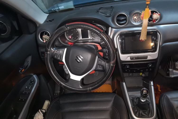 Used Suzuki Vitara 2016 1.4T Manual Two-Wheel Drive Luxury Model Steering Wheel