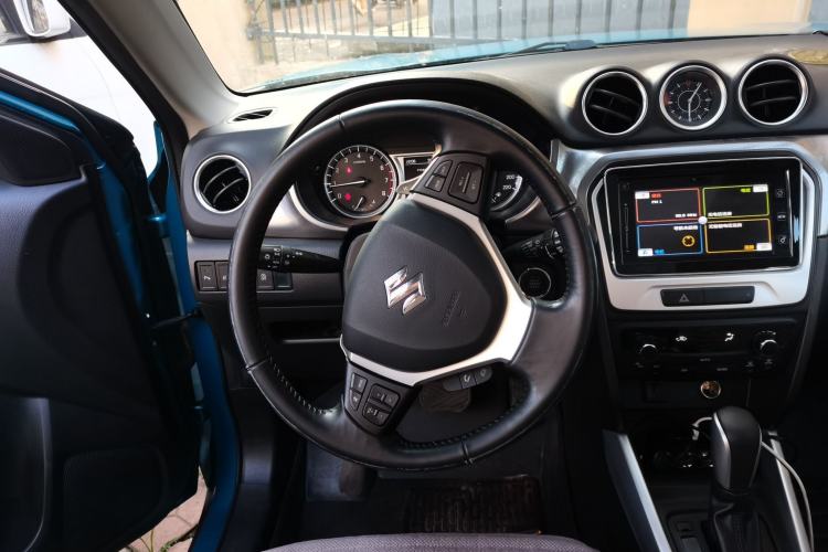 Used Suzuki Vitara 2016 1.4T Automatic Two-Wheel Drive Luxury Version Steering Wheel