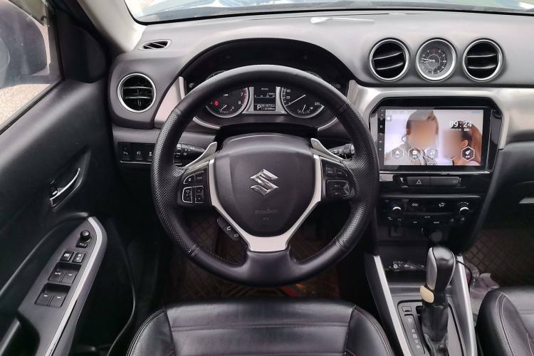 Used Suzuki Vitara 2016 1.4T Automatic Two-Wheel Drive Luxury Version Steering Wheel
