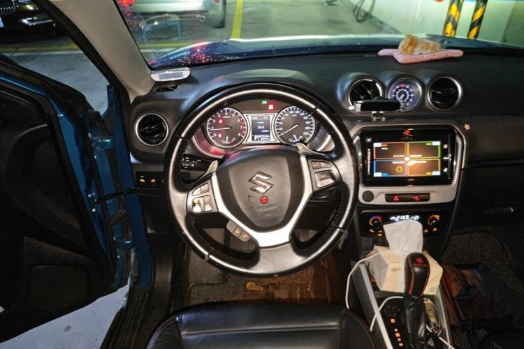 Used Suzuki Vitara 2016 1.4T Automatic Two-Wheel Drive Luxury Version Steering Wheel
