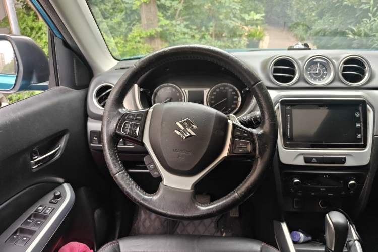 Used Suzuki Vitara 2016 1.4T Automatic Two-Wheel Drive Luxury Version Steering Wheel