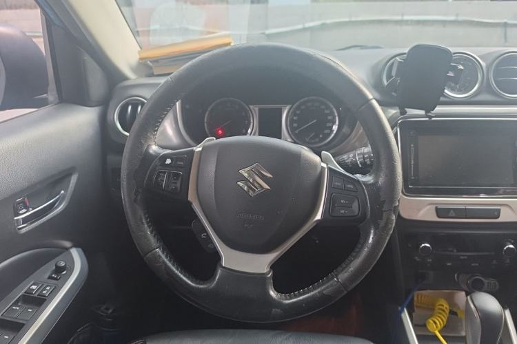 Used Suzuki Vitara 2016 1.4T Automatic Two-Wheel Drive Luxury Version Steering Wheel