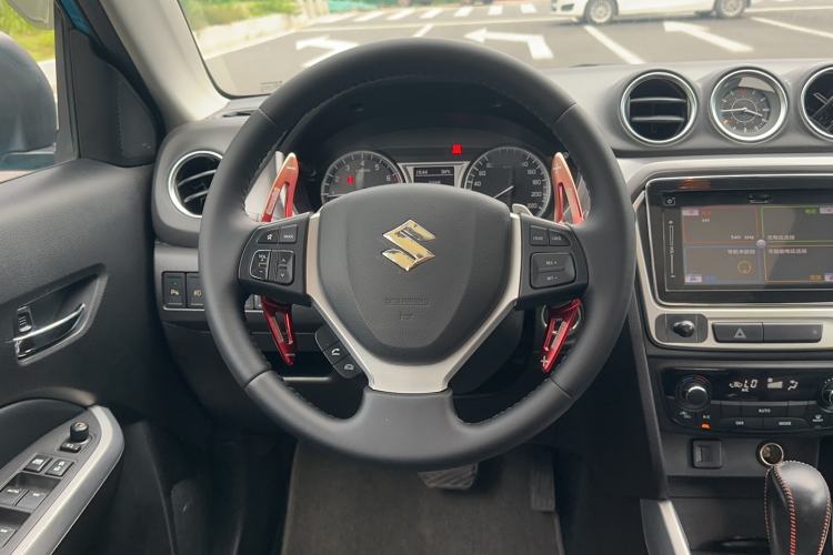 Used Suzuki Vitara 2016 1.4T Automatic Two-Wheel Drive Luxury Version Steering Wheel