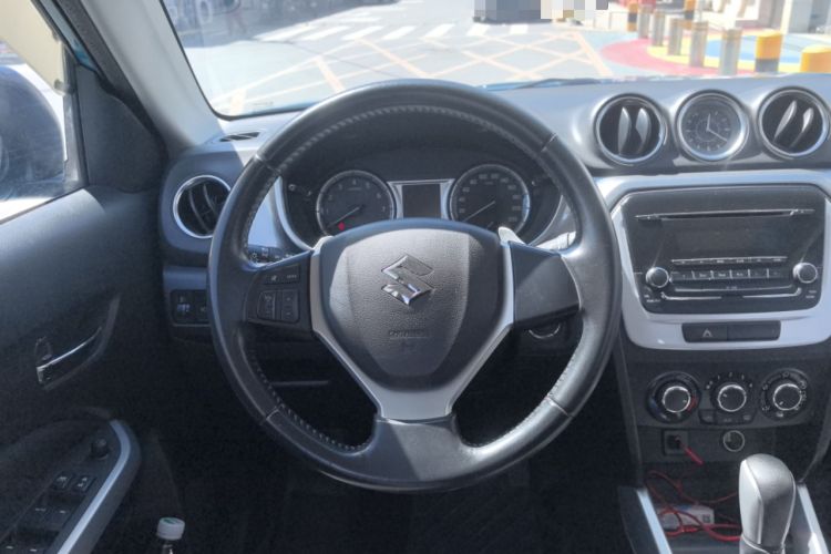 Used Suzuki Vitara 2016 1.4T Automatic Two-Wheel Drive Elite Model Steering Wheel
