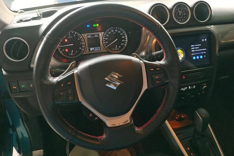 Used Suzuki Vitara 2016 1.4T Automatic Two-Wheel Drive Luxury Version Steering Wheel