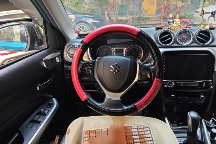 Used Suzuki Vitara 2016 1.4T Automatic Two-Wheel Drive Luxury Version Steering Wheel