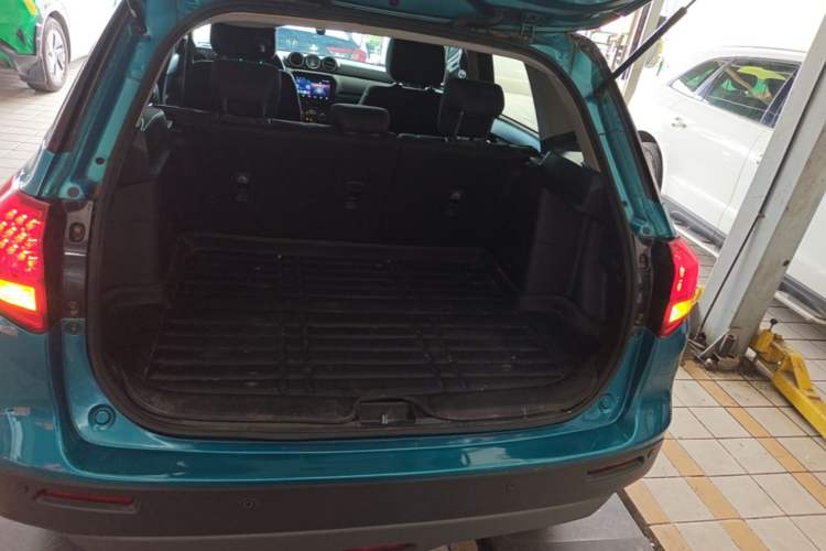 Used Suzuki Vitara 2016 1.4T Automatic Two-Wheel Drive Elite Model Trunk