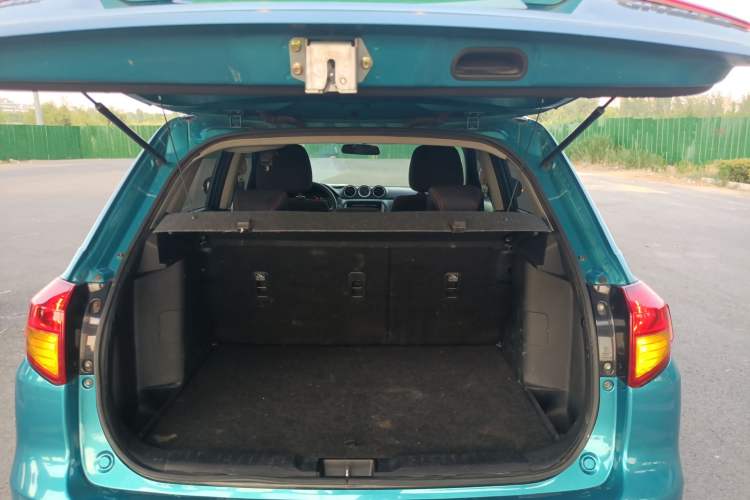 Used Suzuki Vitara 2016 1.6L Manual Two-Wheel Drive Entry-Level Trim Trunk