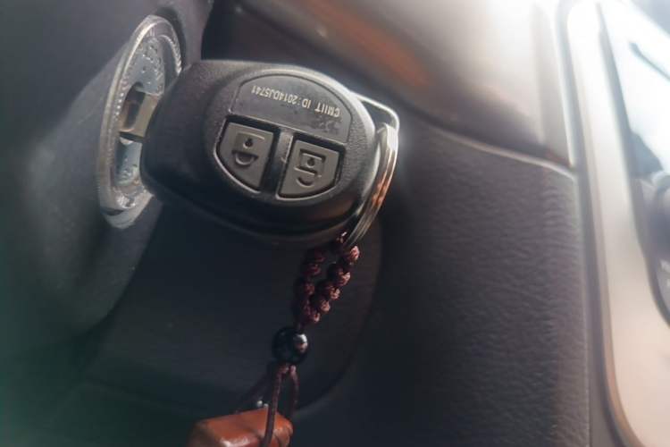 Used Suzuki Vitara 2016 1.6L Manual Two-Wheel Drive Entry-Level Trim Vehicle Key