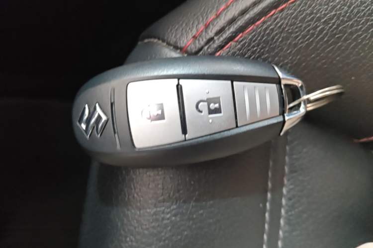 Used Suzuki Vitara 2016 1.4T Automatic Two-Wheel Drive Luxury Version Vehicle Key
