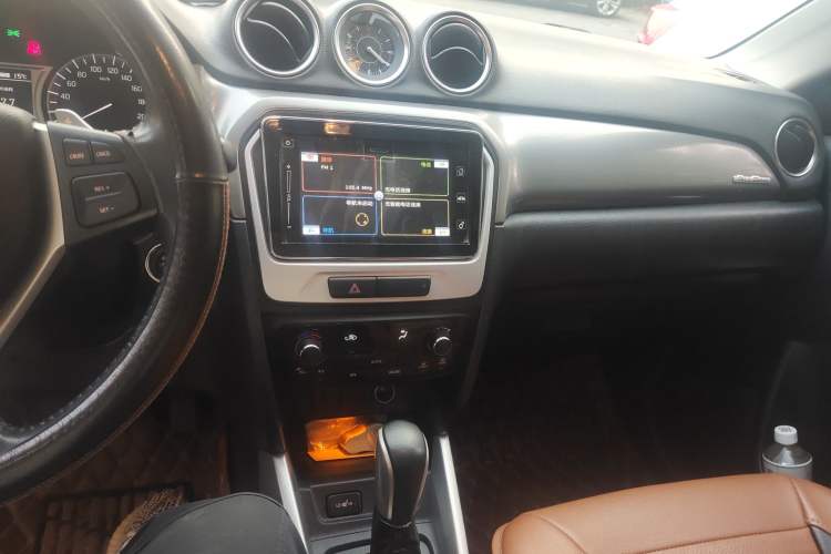 Used Suzuki Vitara 2016 1.4T Automatic 4x4 Flagship Model Audio And AC Panel
