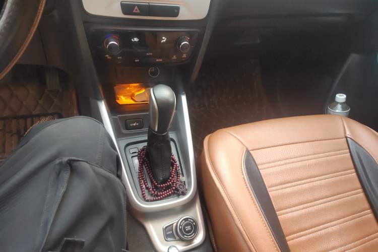 Used Suzuki Vitara 2016 1.4T Automatic 4x4 Flagship Model Gear Lever