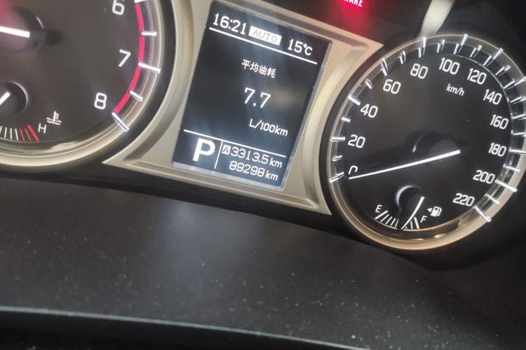 Used Suzuki Vitara 2016 1.4T Automatic 4x4 Flagship Model Odometer Close Up