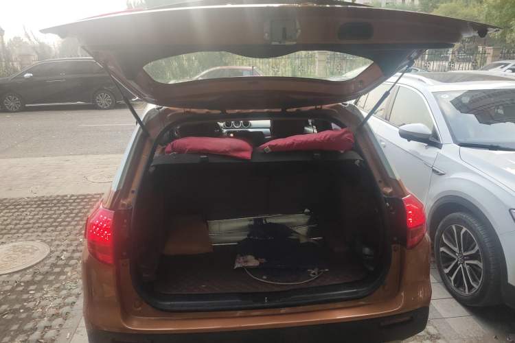 Used Suzuki Vitara 2016 1.4T Automatic 4x4 Flagship Model Trunk