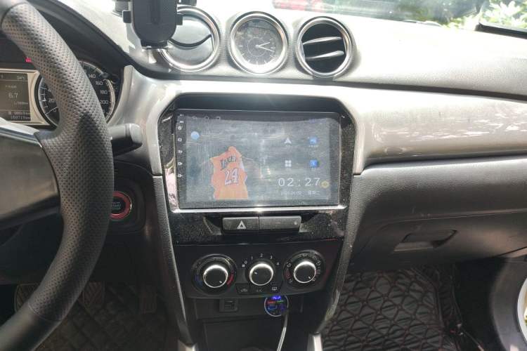 Used Suzuki Vitara 2016 1.4T Manual Two-Wheel-Drive Elite Model Audio And AC Panel