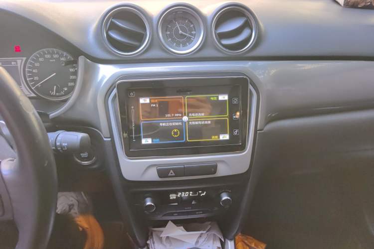 Used Suzuki Vitara 2016 1.4T Automatic Two-Wheel Drive Luxury Version Audio And AC Panel