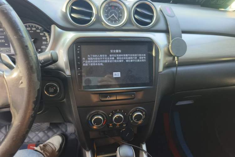 Used Suzuki Vitara 2016 1.4T Automatic Two-Wheel Drive Elite Model Audio And AC Panel