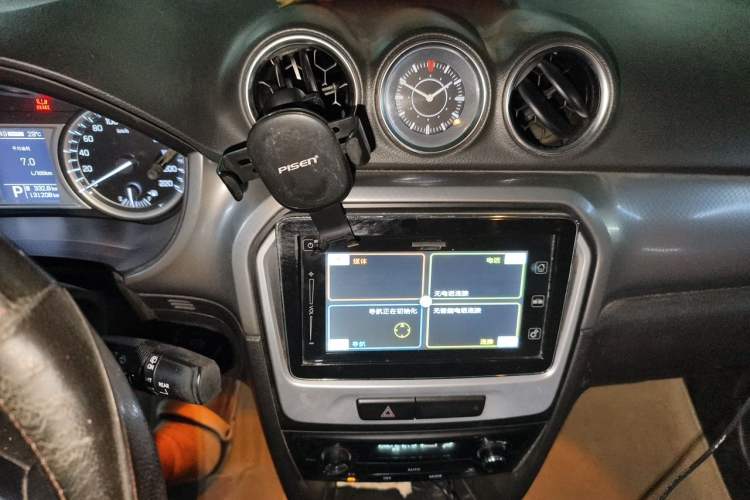 Used Suzuki Vitara 2016 1.4T Automatic 4x4 Flagship Model Audio And AC Panel