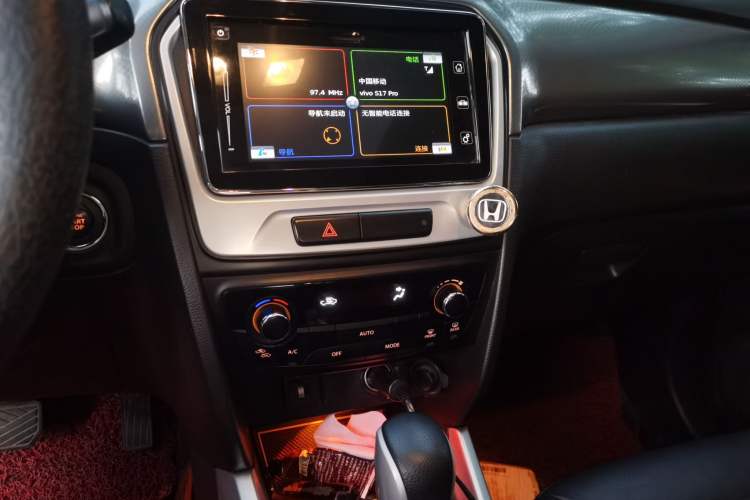 Used Suzuki Vitara 2016 1.4T Automatic Two-Wheel Drive Luxury Version Audio And AC Panel