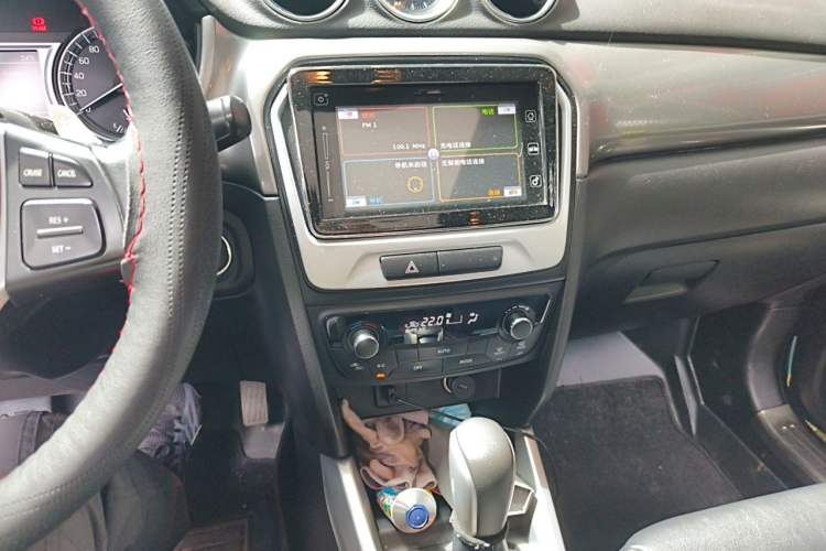 Used Suzuki Vitara 2016 1.4T Automatic Two-Wheel Drive Luxury Version Audio And AC Panel