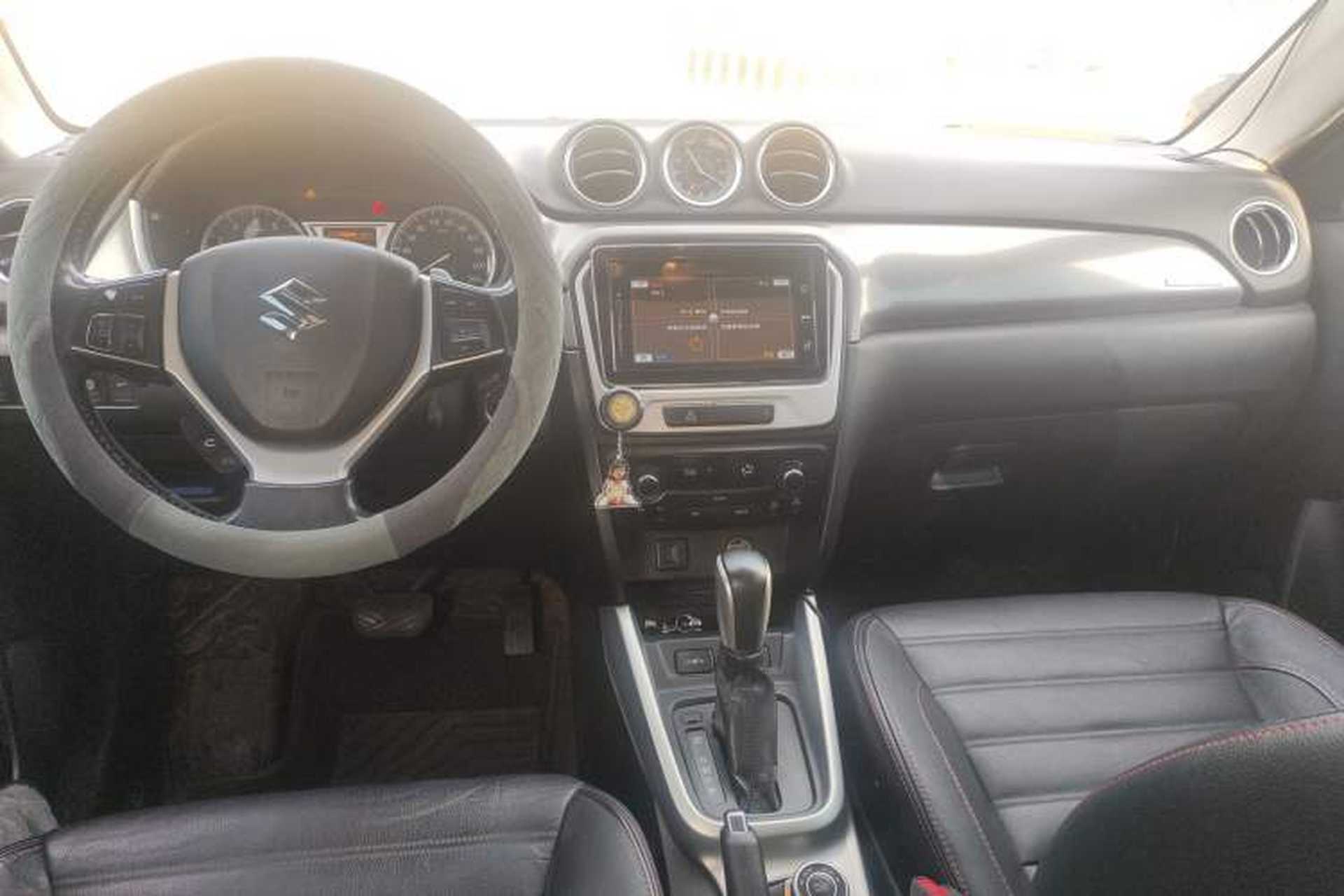 Used Suzuki Vitara 2016 1.4T Automatic 4x4 Flagship Model Center Console