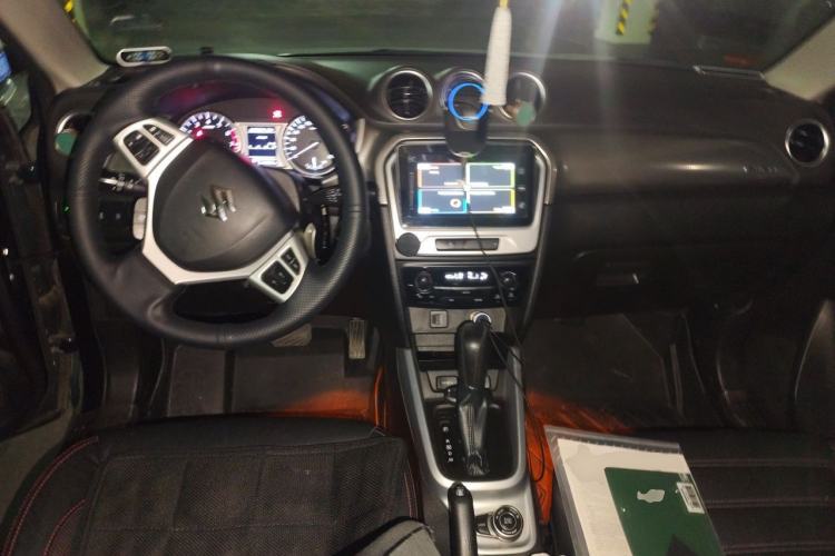 Used Suzuki Vitara 2016 1.4T Automatic 4x4 Flagship Model Center Console