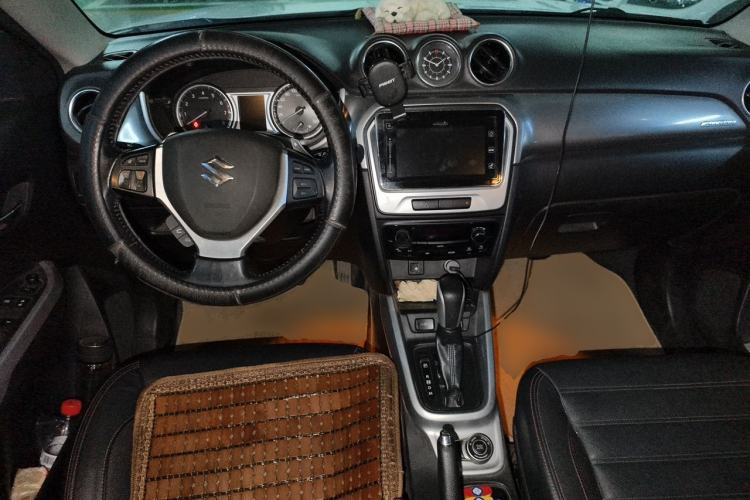 Used Suzuki Vitara 2016 1.4T Automatic 4x4 Flagship Model Center Console