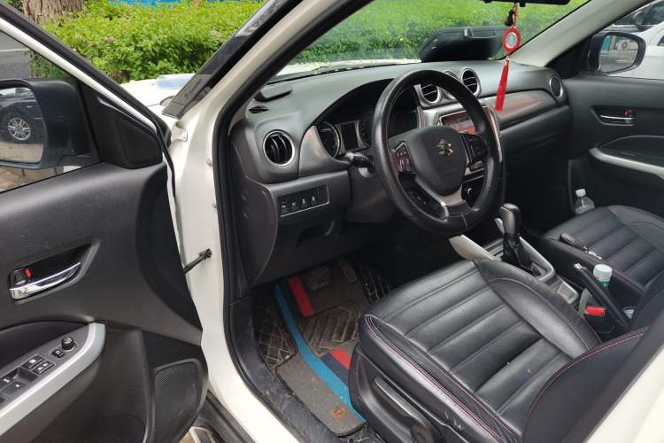 Used Suzuki Vitara 2016 1.4T Automatic Two-Wheel Drive Luxury Version Driver Seat