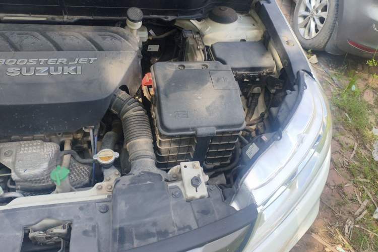 Used Suzuki Vitara 2016 1.4T Manual Two-Wheel-Drive Elite Model Engine Bay Left