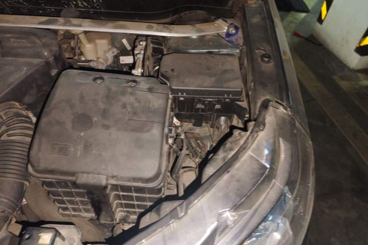 Used Suzuki Vitara 2016 1.4T Automatic 4x4 Flagship Model Engine Bay Left